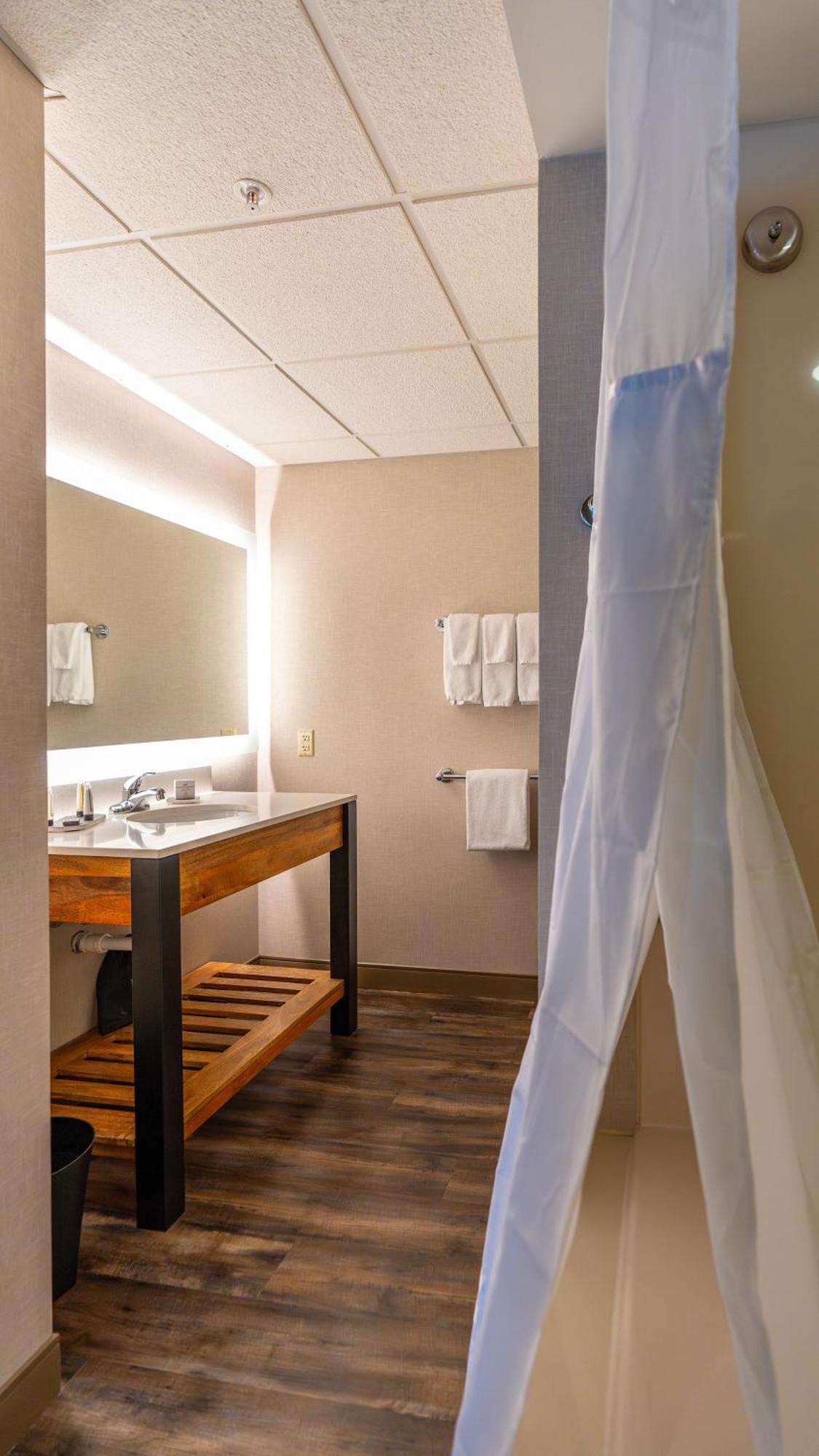 Cherry Valley Hotel 4*